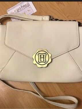 Harry Potter Neutral Cream Crossbody with Gold H Emblem